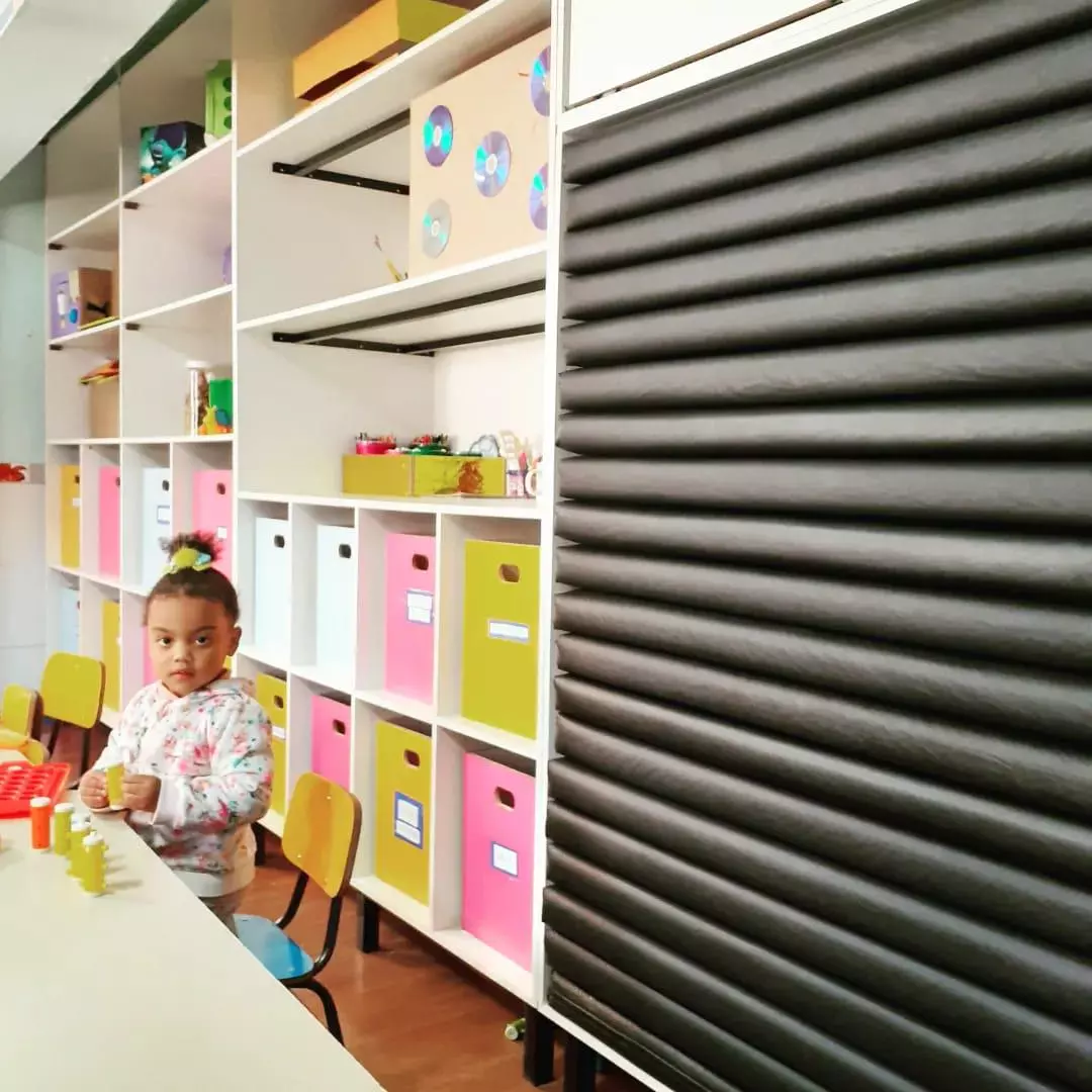 Armários escolar -  Fabricamos armários sob medida composta em madeira MDF